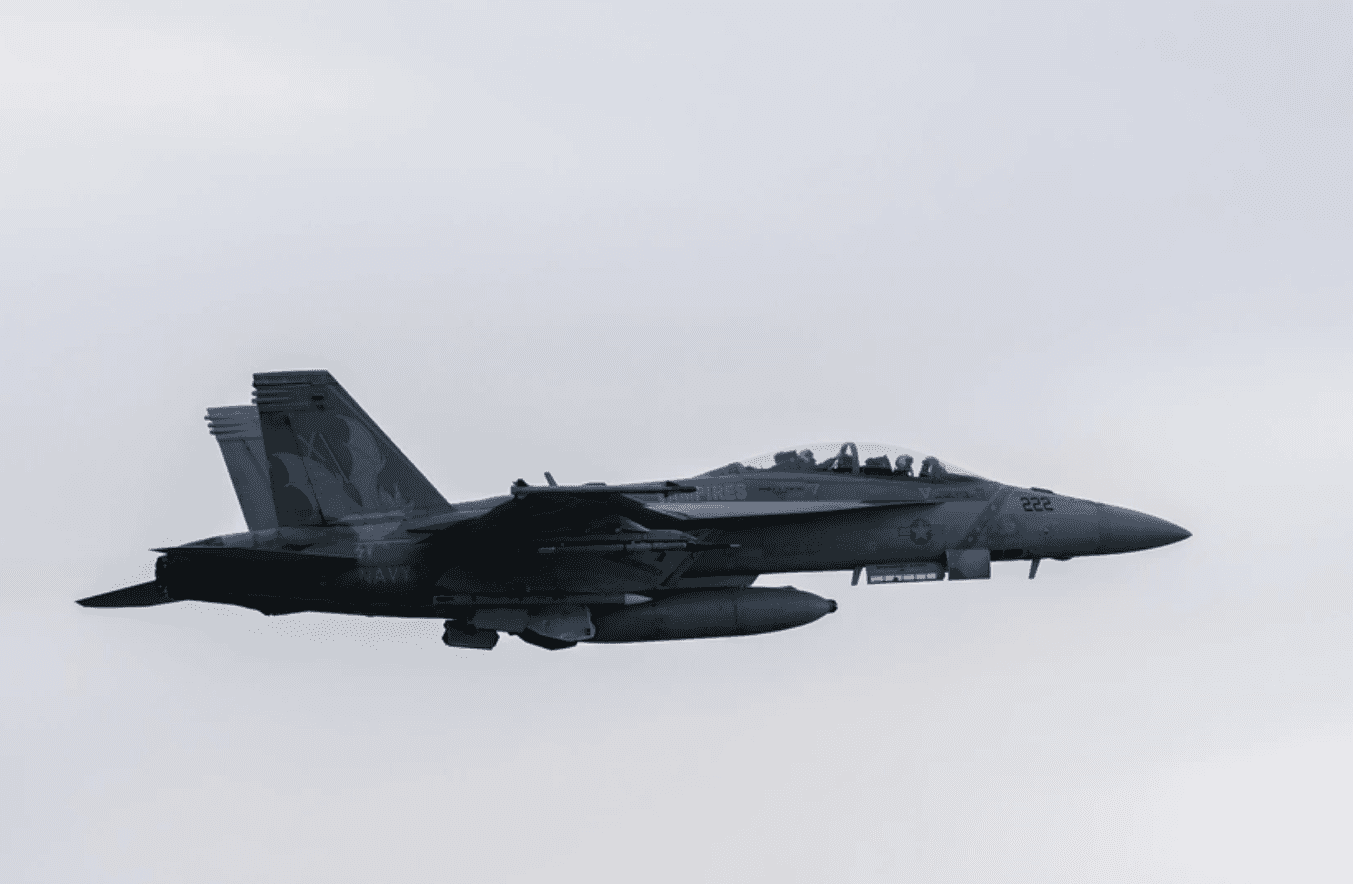 2 missing after Navy fighter jet crashes in Washington