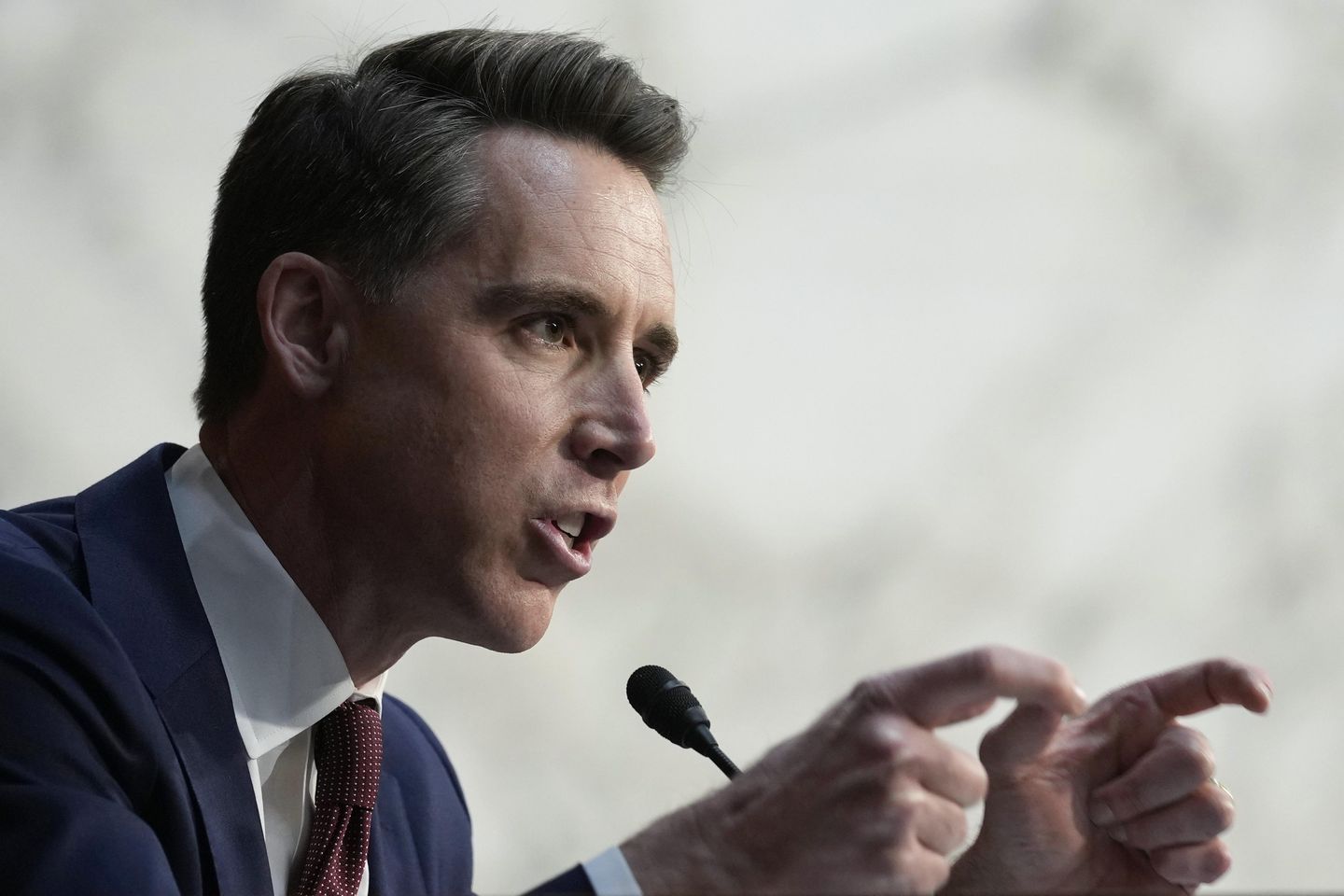 Sen. Josh Hawley raises concerns about China hacking phone companies to impersonate people