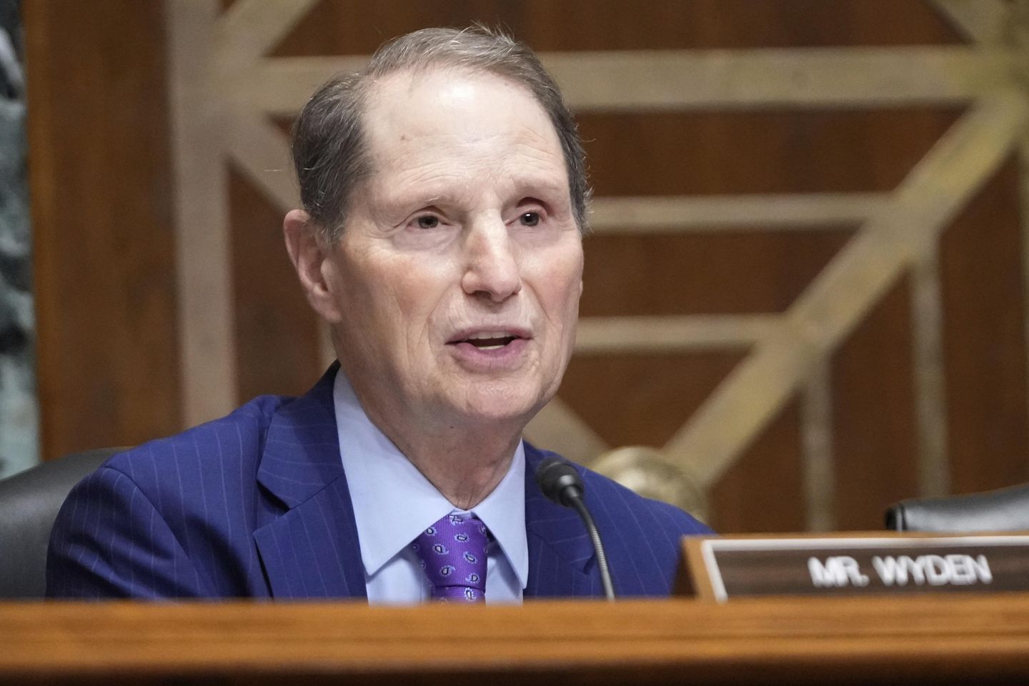 Senate extends federal surveillance law for 45 days, sends to House