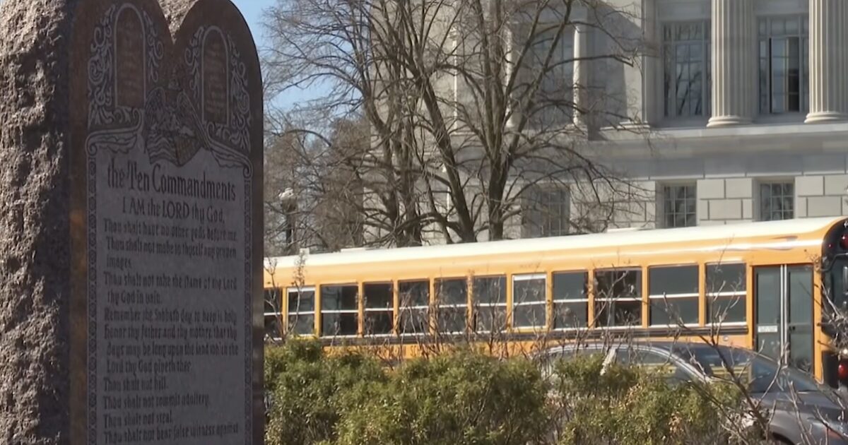 Texas court rules in favor of Ten Commandments in schools’ law, now libs want to go all the way to Supremes