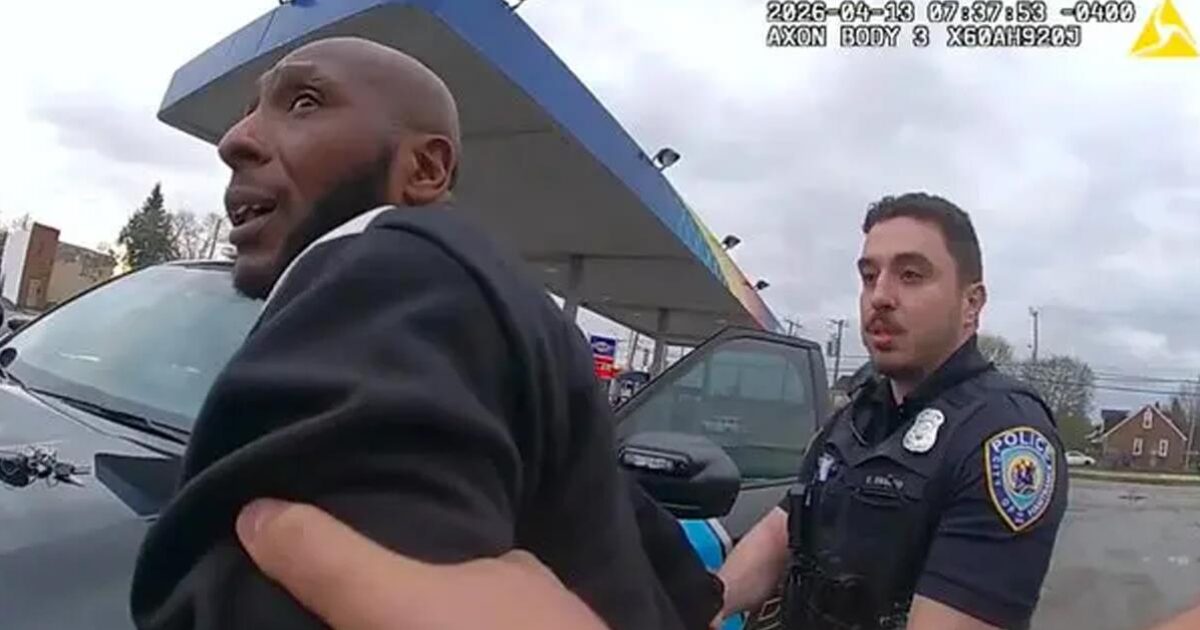 Gas station worker saves kidnapped 16-yr-old when she silently signaled for help