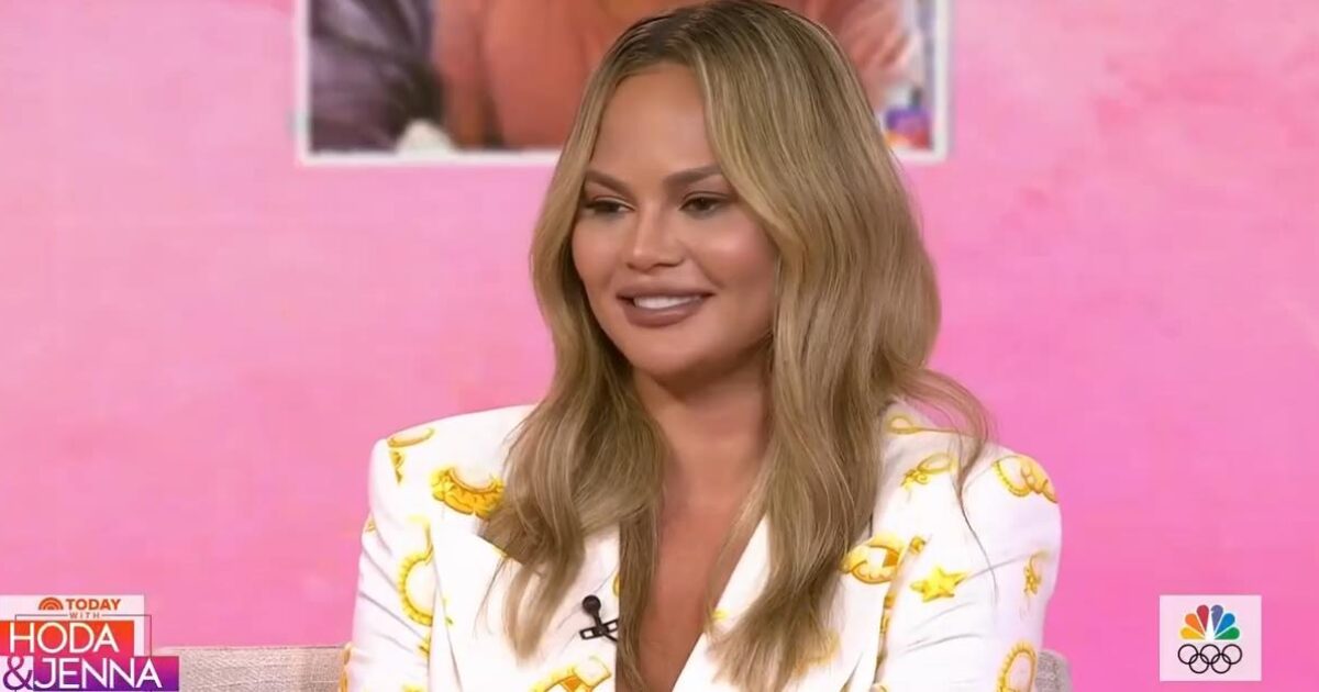 Sarah Palin shames Chrissy Teigen for previously announcing she’d like her to shoot herself in the face