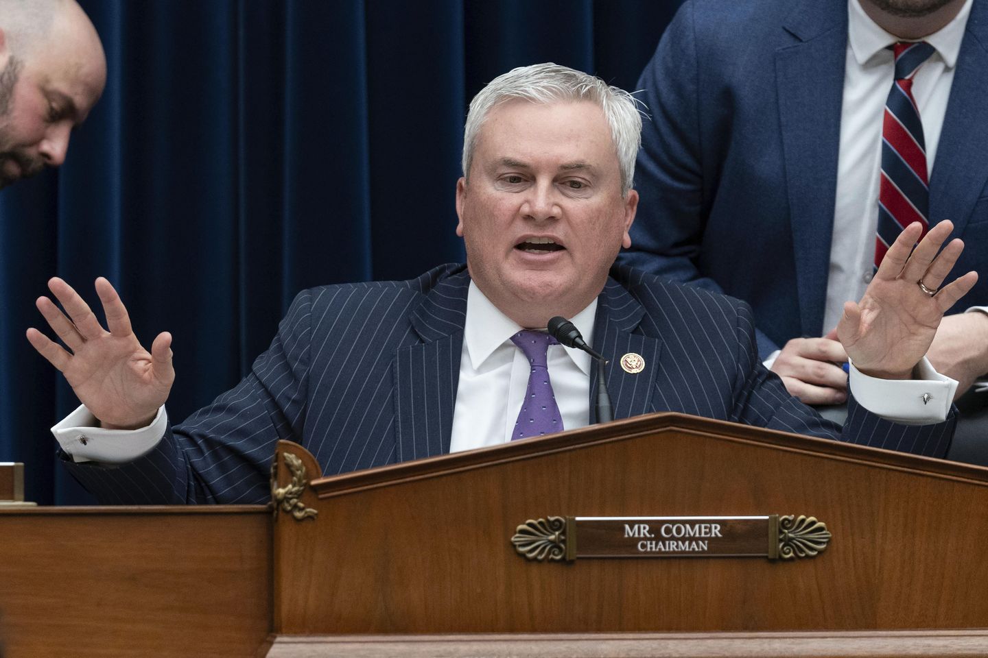 House probes IRS failure to nab tax dodgers in federal workforce; more than $6 billion owed