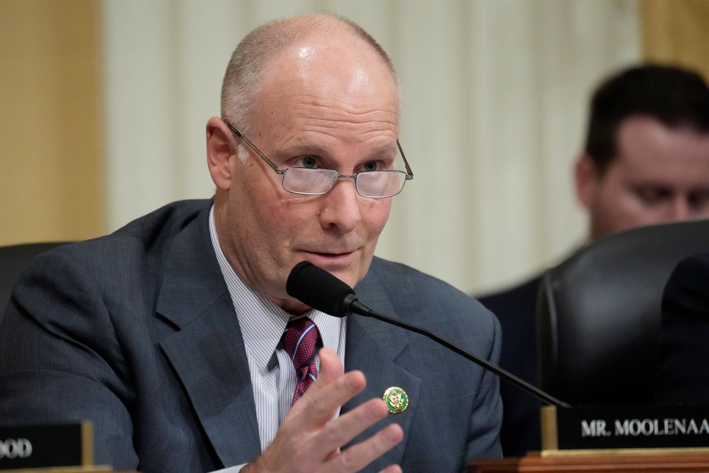 Moolenaar presses Trump admin to confirm chip due-diligence rule still stands amid loophole fears