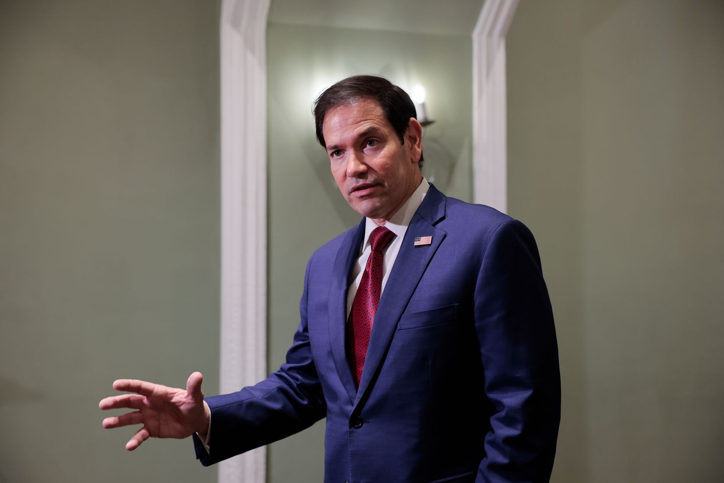 U.S. told Venezuelan authorities that opposition leader Machado should be allowed to return